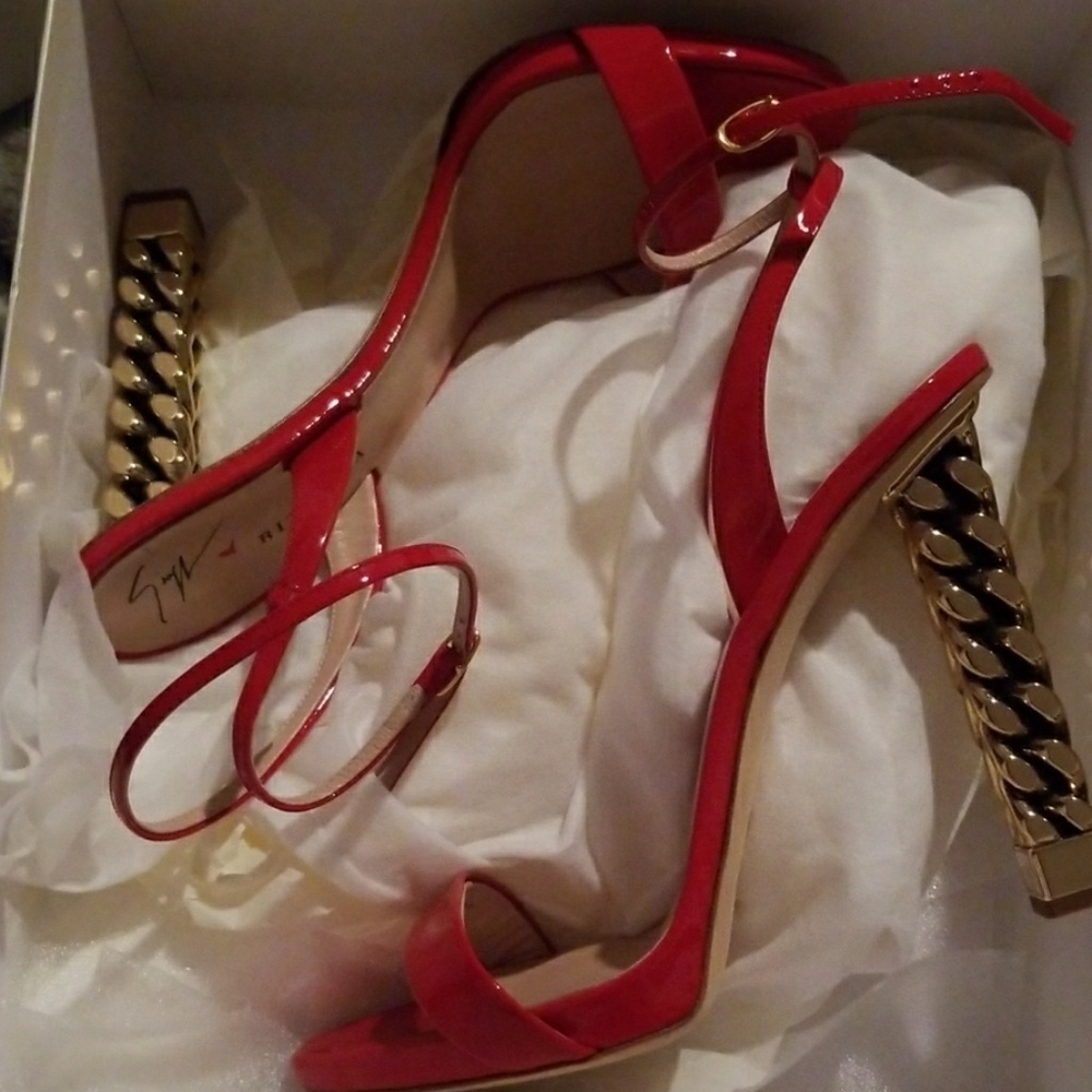 High heels - Picture 5 of 5